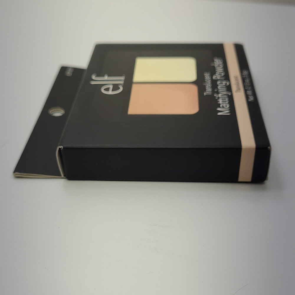 ELF Translucent Mattifying Powder Duo - Translucent - Picture 5 of 7